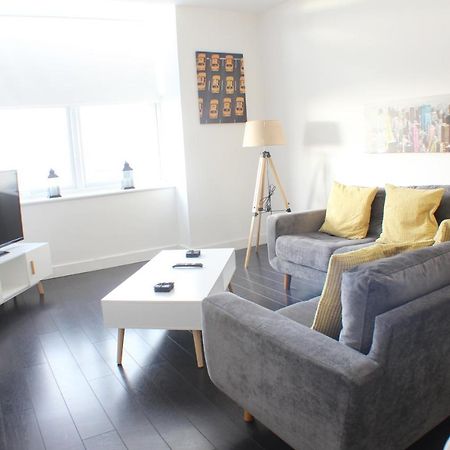 Canal Side Apartment By Serviced Living Liverpool Bagian luar foto