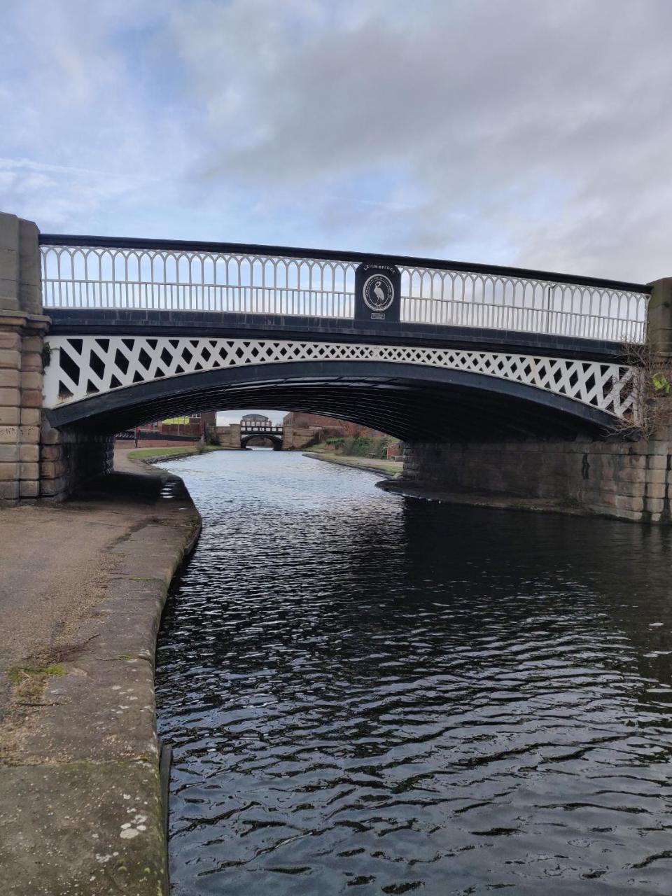 Canal Side Apartment By Serviced Living Liverpool Bagian luar foto