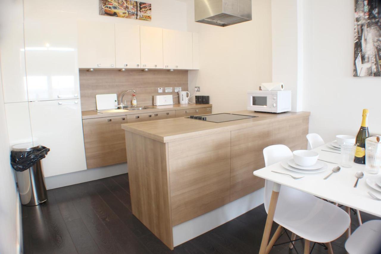 Canal Side Apartment By Serviced Living Liverpool Bagian luar foto